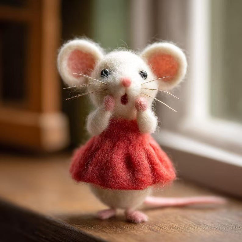 🎁🐭 Deluxe Handmade Felt Mouse | Cozy Decor & Heartwarming Gift ✨